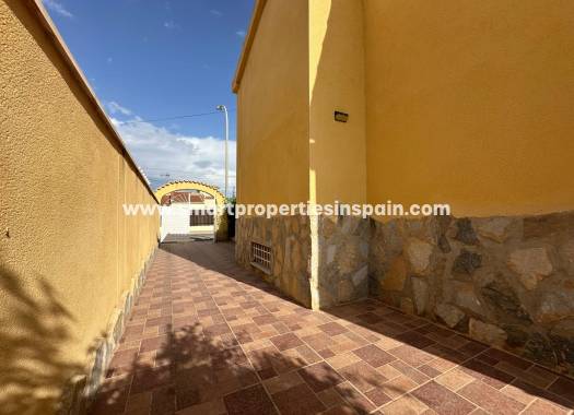 Wederverkoop - Detached Villa - La Marina - Urbanización La Marina