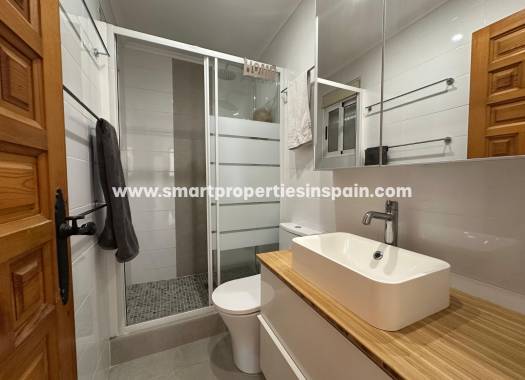 Wederverkoop - Detached Villa - La Marina - Urbanización La Marina