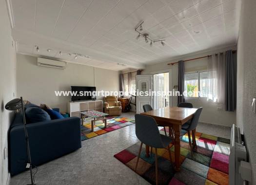 Wederverkoop - Detached Villa - La Marina - Urbanización La Marina