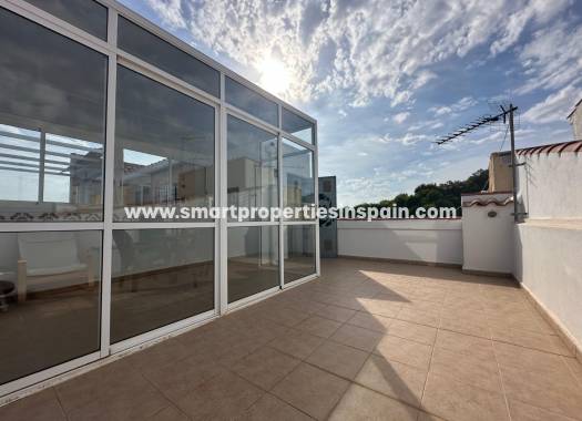 Reventa - Vivienda Adosada - La Marina - Urbanización La Marina