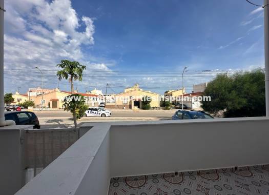 Reventa - Vivienda Adosada - La Marina - Urbanización La Marina