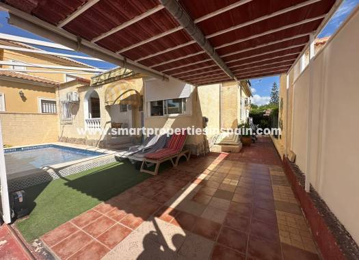 Resale - Detached Villa - La Marina - Urbanización La Marina