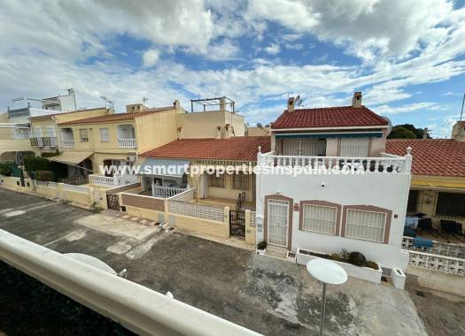 Reventa - Vivienda Adosada - La Marina - Urbanización La Marina