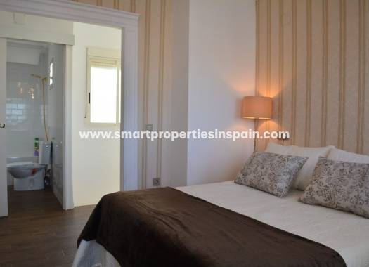 Reventa - Vivienda Adosada - La Marina - Urbanización La Marina