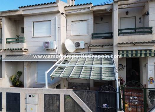 Reventa - Vivienda Adosada - La Marina - Urbanización La Marina