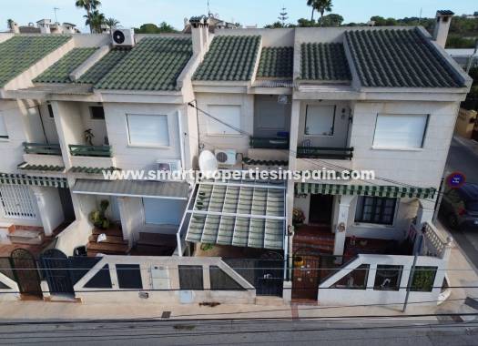 Reventa - Vivienda Adosada - La Marina - Urbanización La Marina