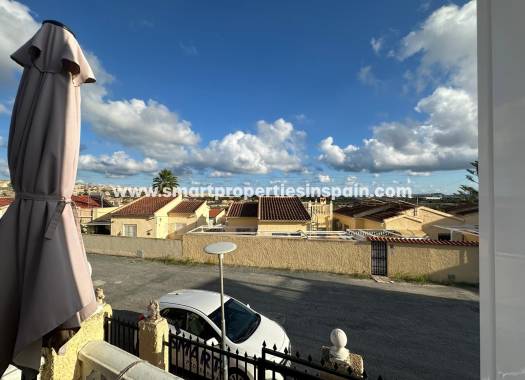 Wiederverkauf - Freistehendes Haus - La Marina - Urbanización La Marina